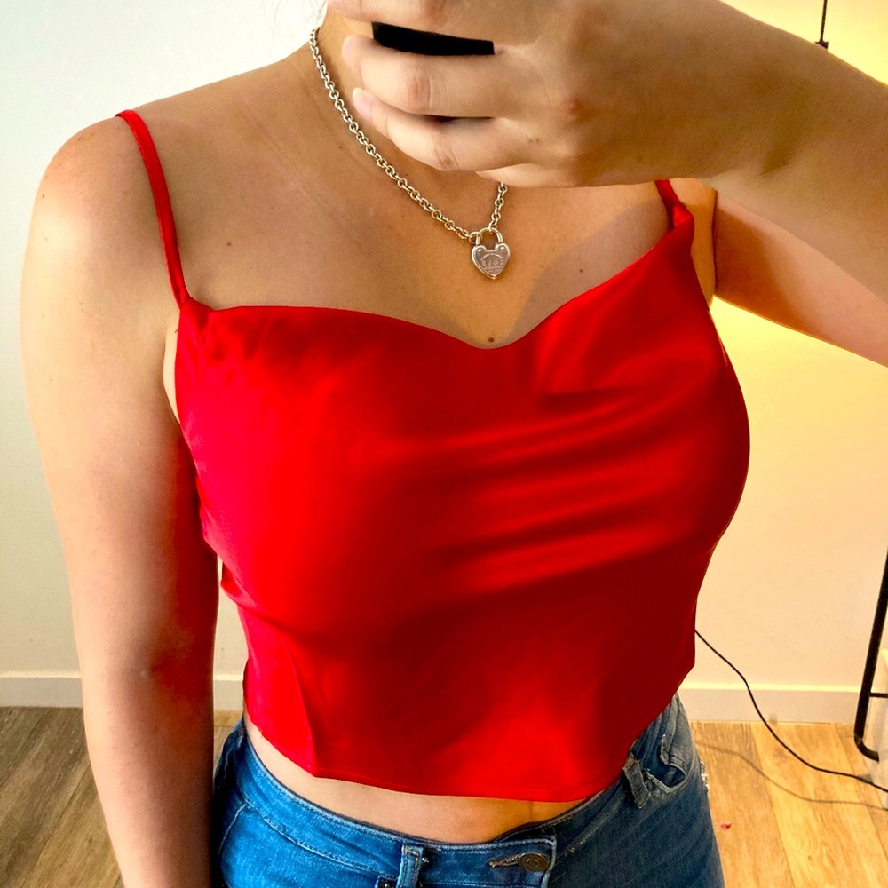 Crop top size m color red sans souci